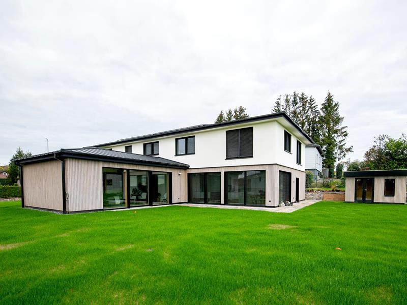 Modernes Massivholzhaus - SmartWINDOW