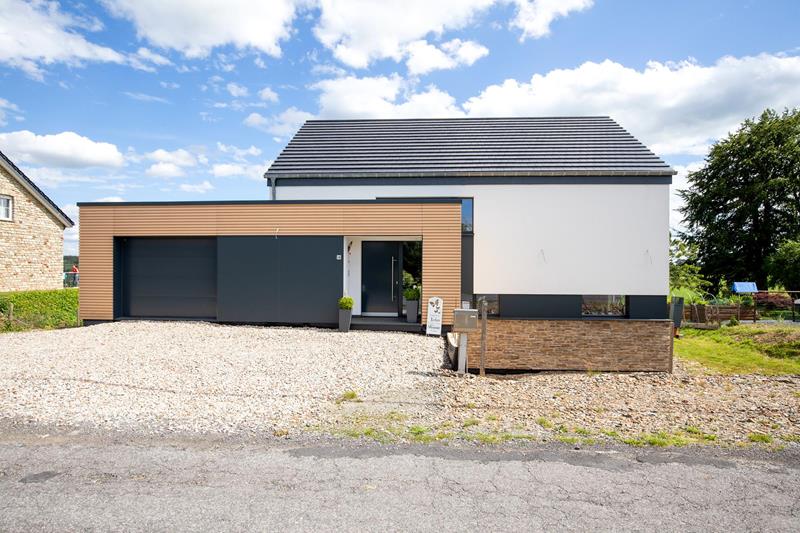 Wohnhaus mit offenem Treppenhaus